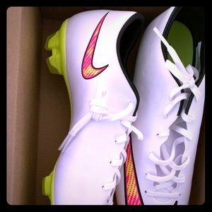 Soccer cleat women’s size 9 new in box
